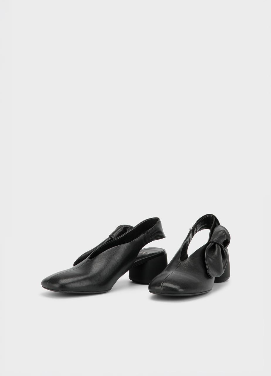 Livia lodičky Černá, Kůže