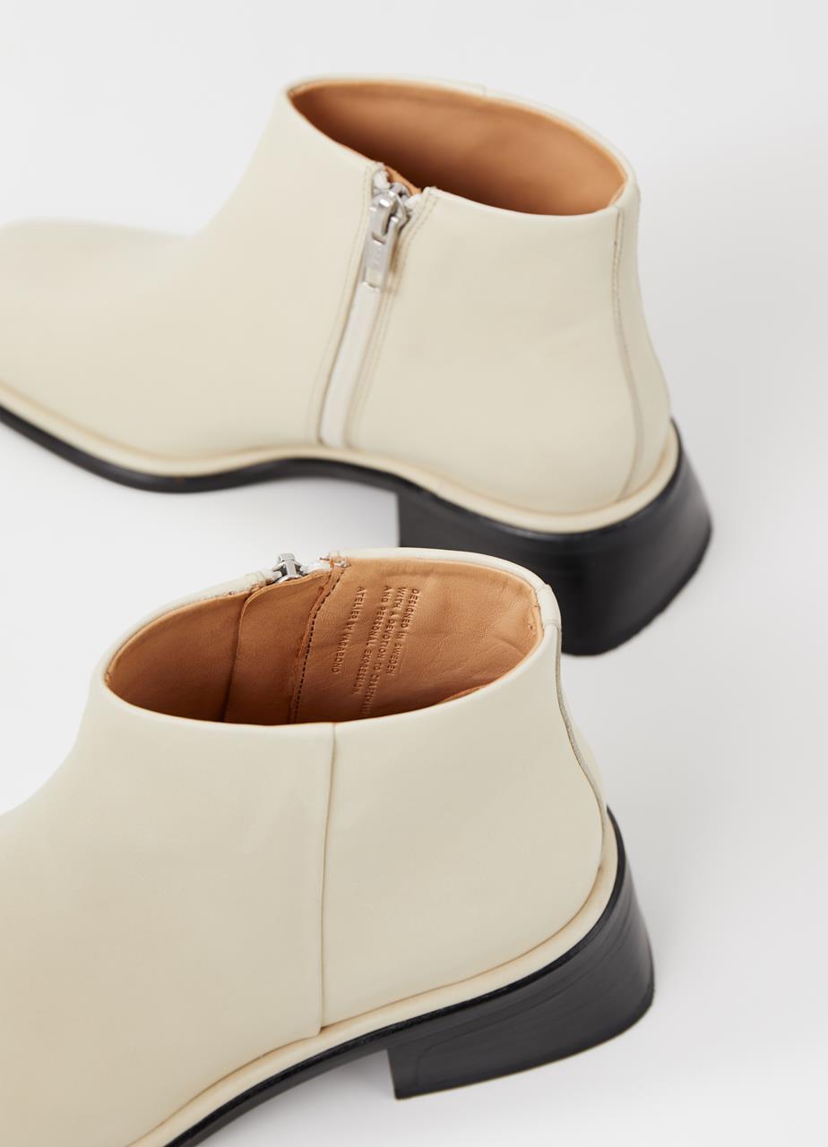 Neema boots Off White leather