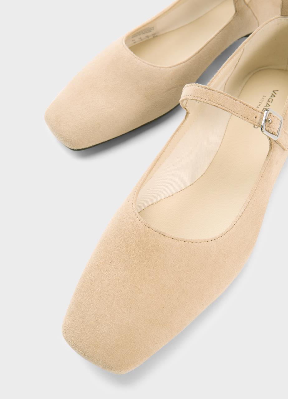Delia Beige, Suede