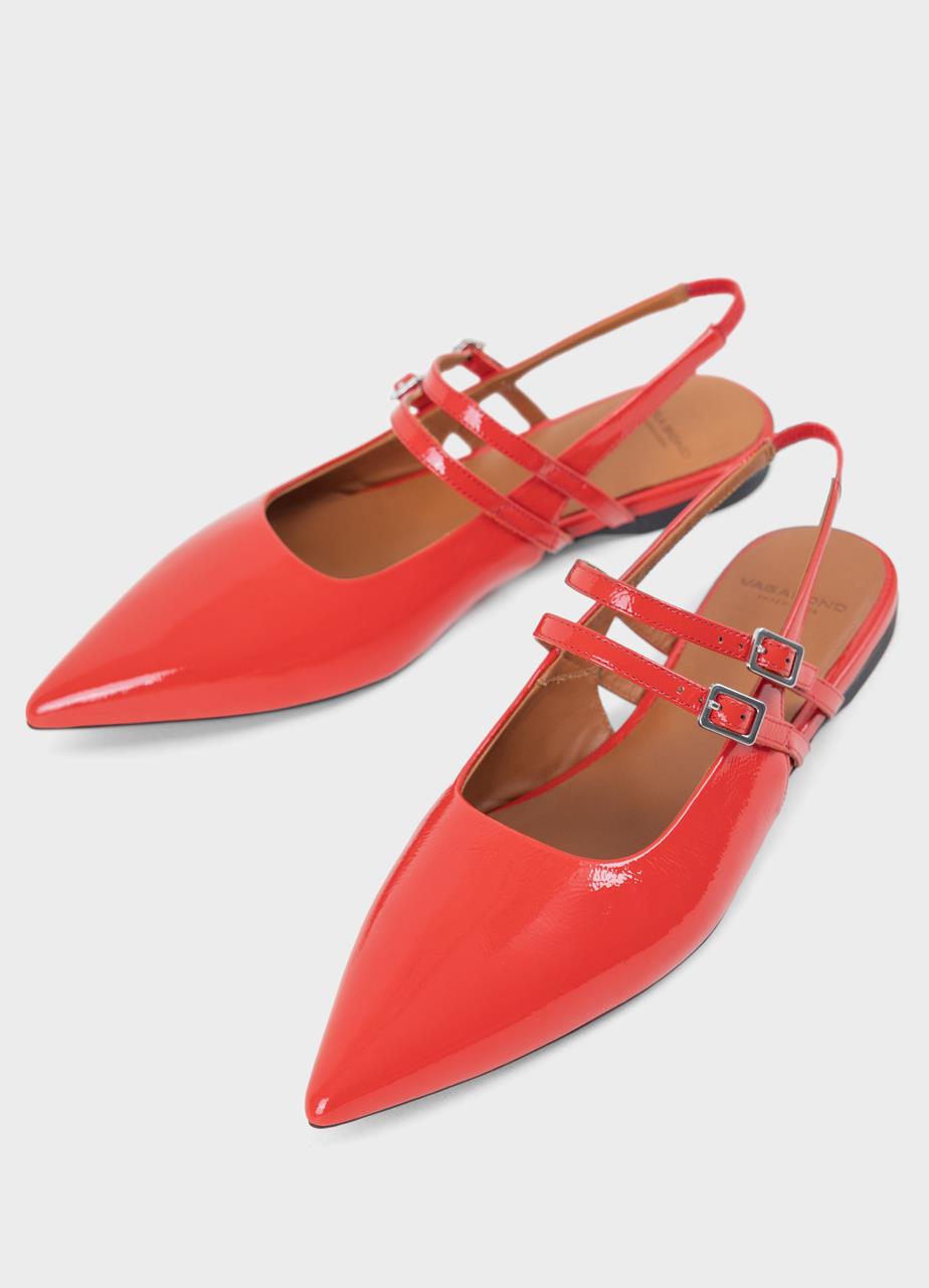 Hermine chaussures basses Rouge cuir verni