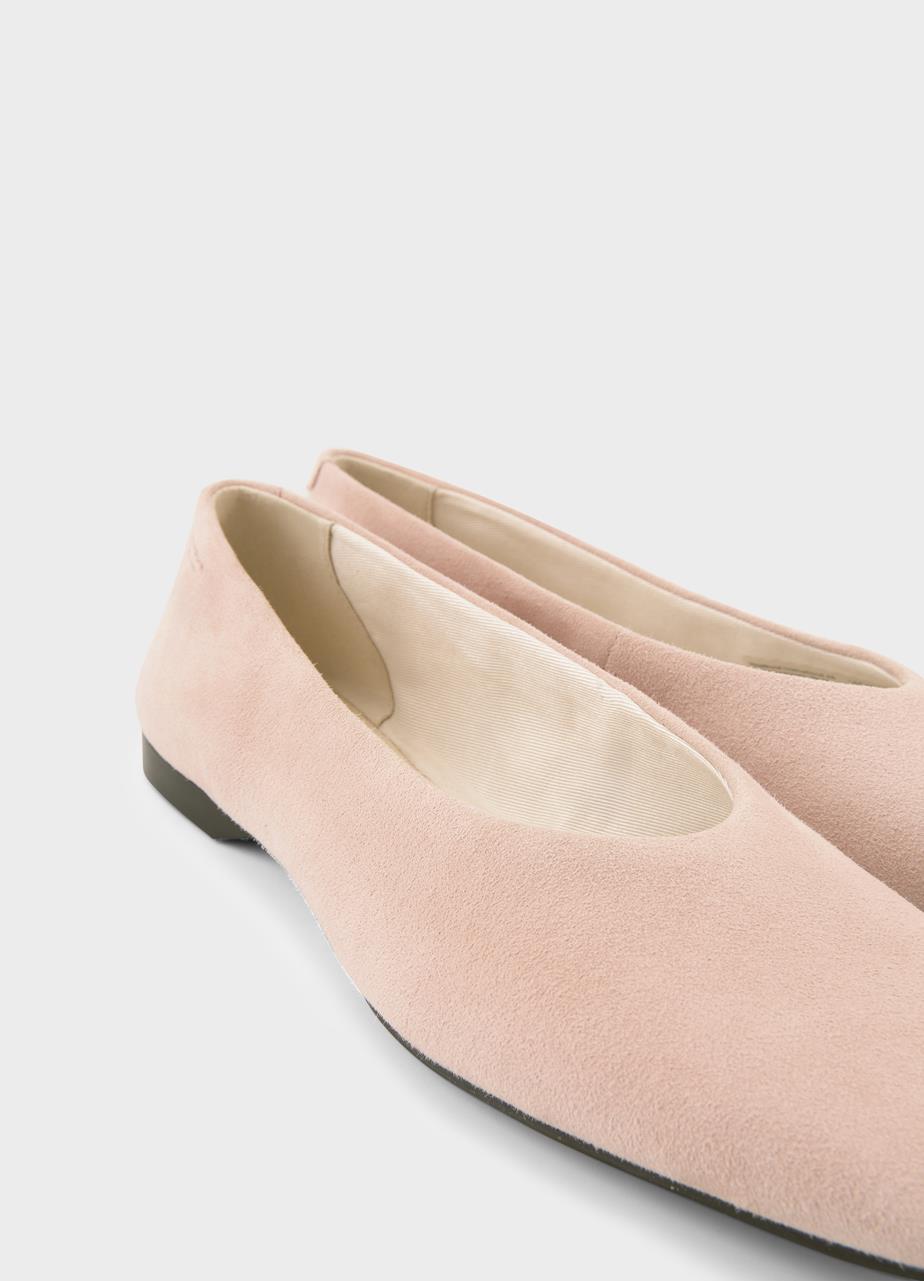 Delia balerini Roz Deschis, Piele Întoarsa