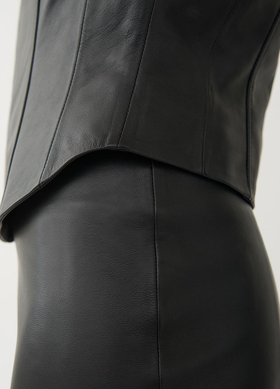 The vest Noir cuir