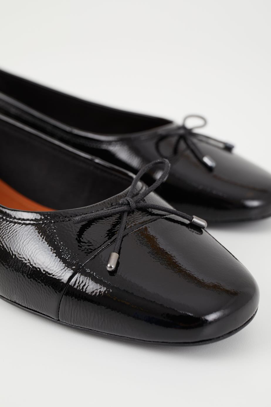 Jolin shoes Black patent leather
