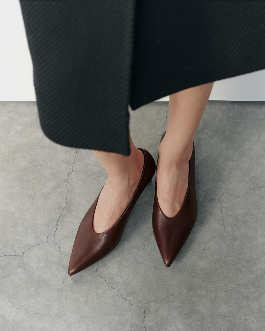 Alissa pumps Barna, Bőr