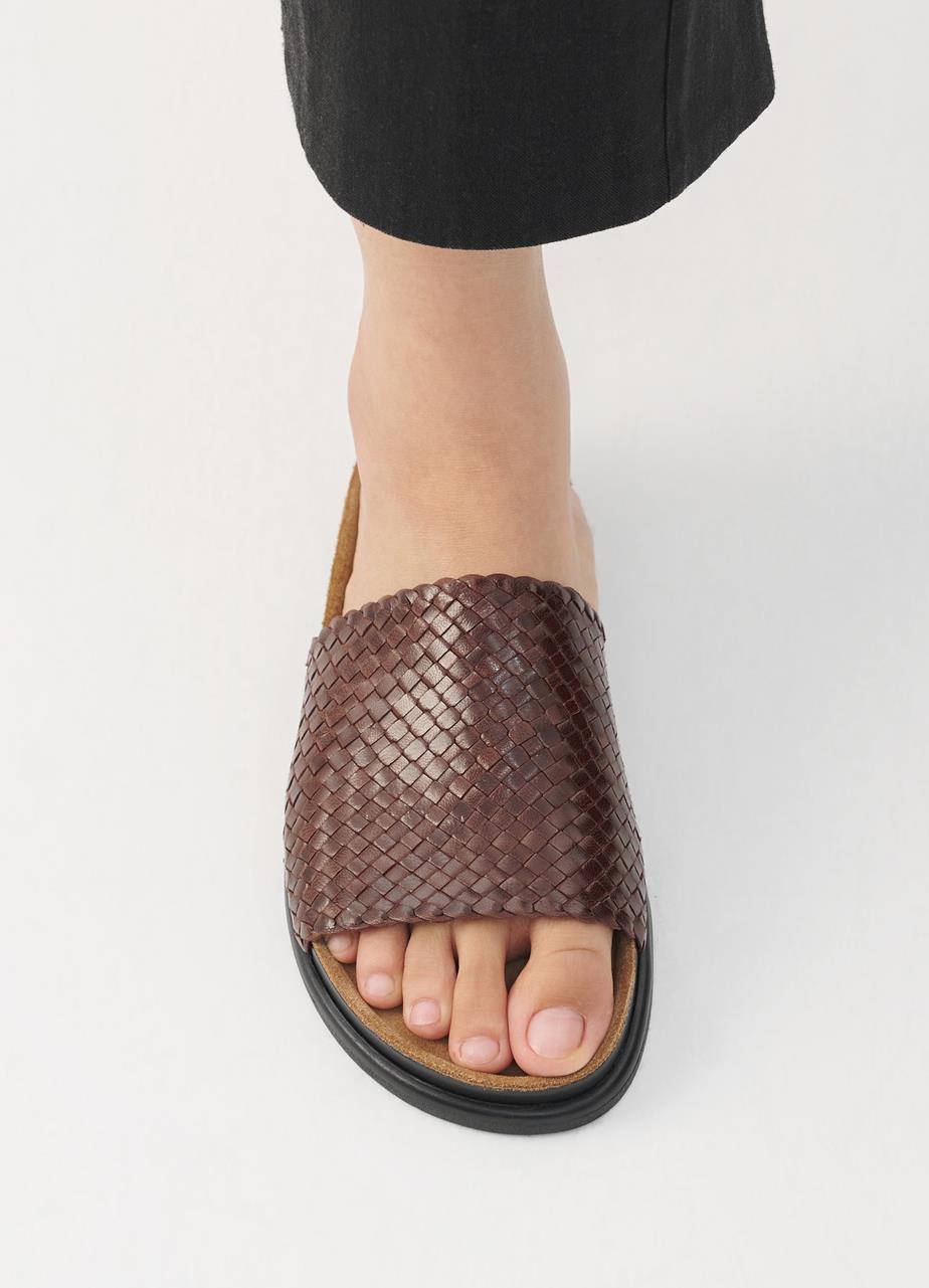 Effıe sandals Brown patent/embossed