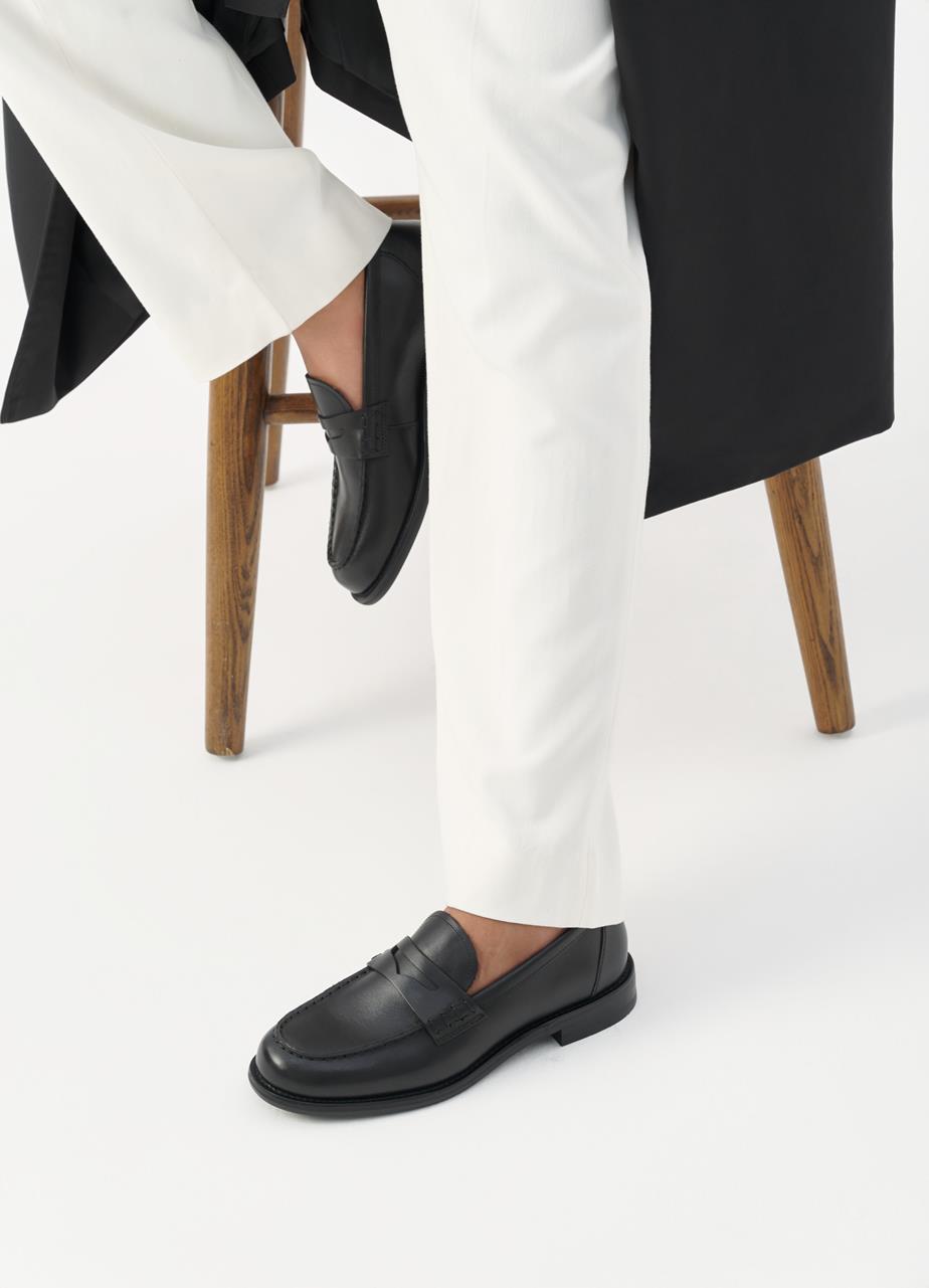 Linn loafers Black leather