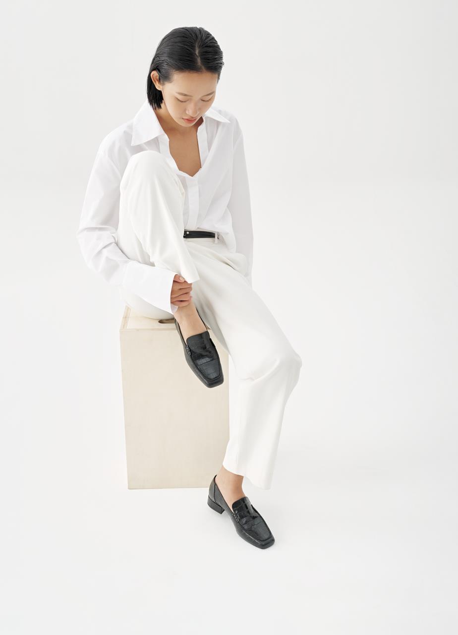 Debbi loaferit Musta kohokuvioitu nahka